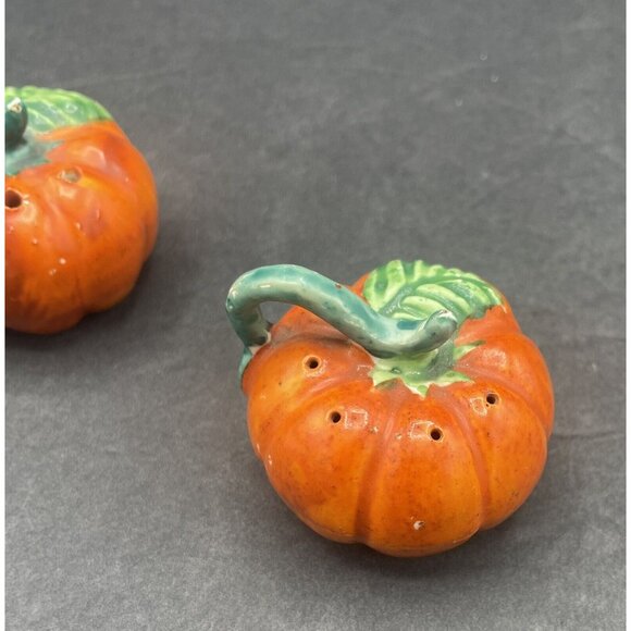 Vintage Ceramic Pumpkin Salt & Pepper Shakers Made In Japan - Picture 2 of 8